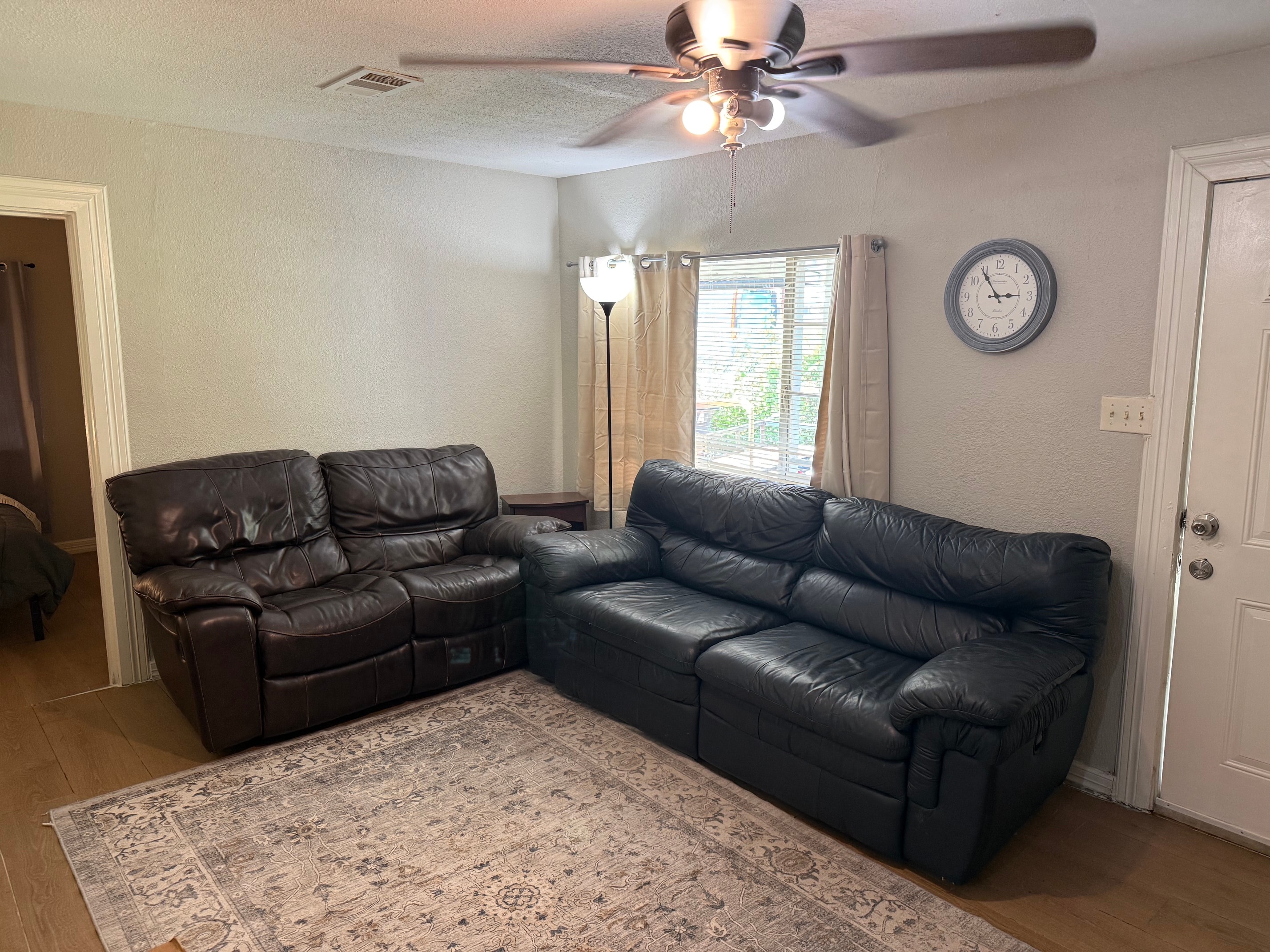 Stay Sober Bro house interior photo 2