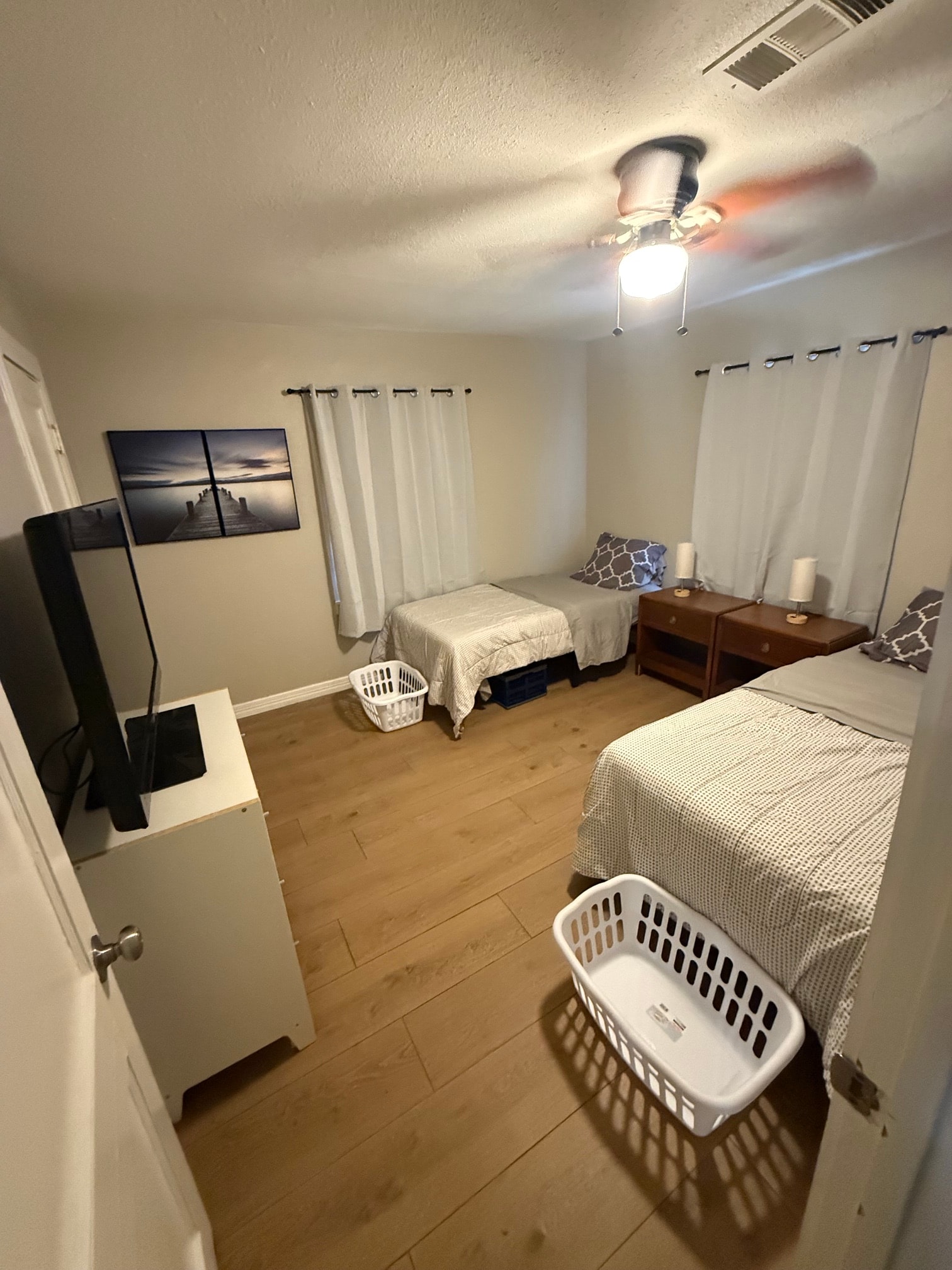 Stay Sober Bro house interior photo 3